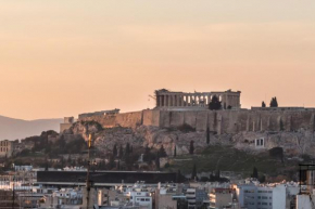 Renovated 3 bedroom apt with Acropolis View